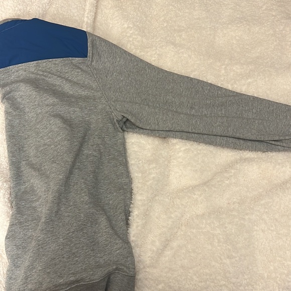 Authentic vineyard vines scuba/sweater - Picture 4 of 4